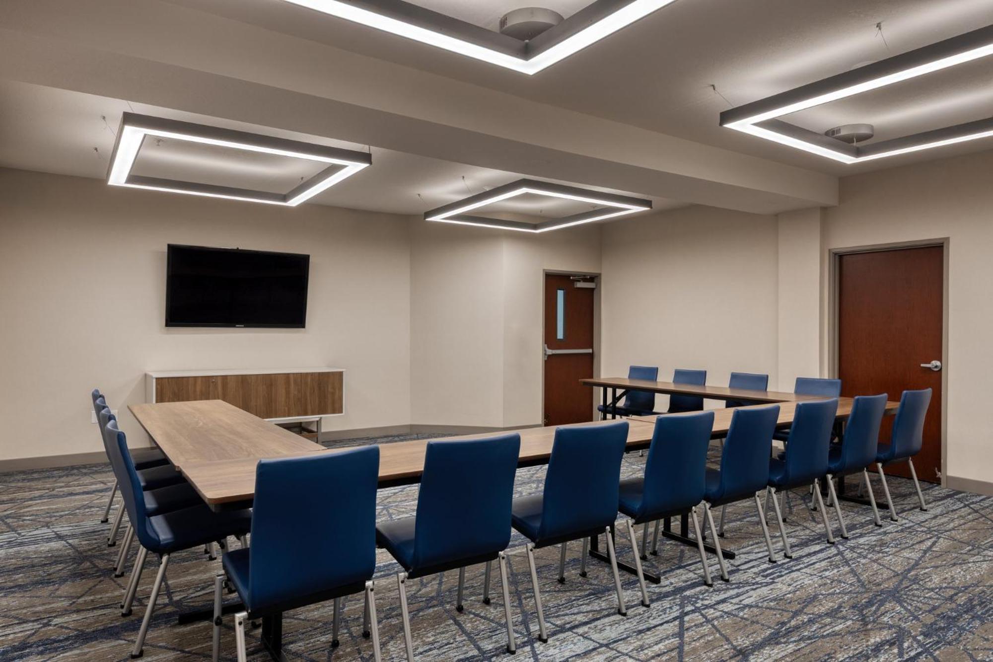 Holiday Inn Express Hotel & Suites Portland - Jantzen Beach By Ihg Exterior foto