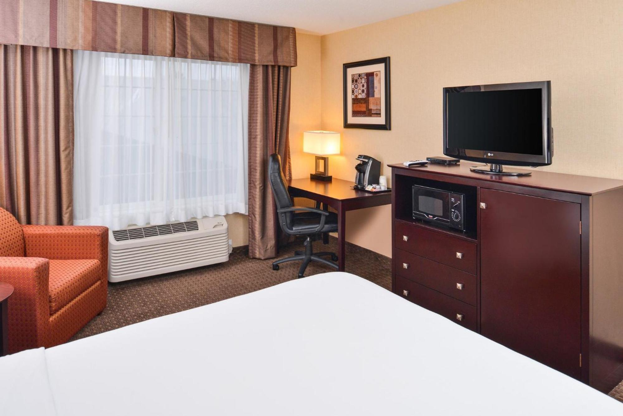 Holiday Inn Express Hotel & Suites Portland - Jantzen Beach By Ihg Exterior foto